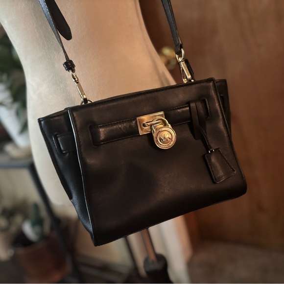 Black Michael Kors Women's Bag - Picture 1 of 16
